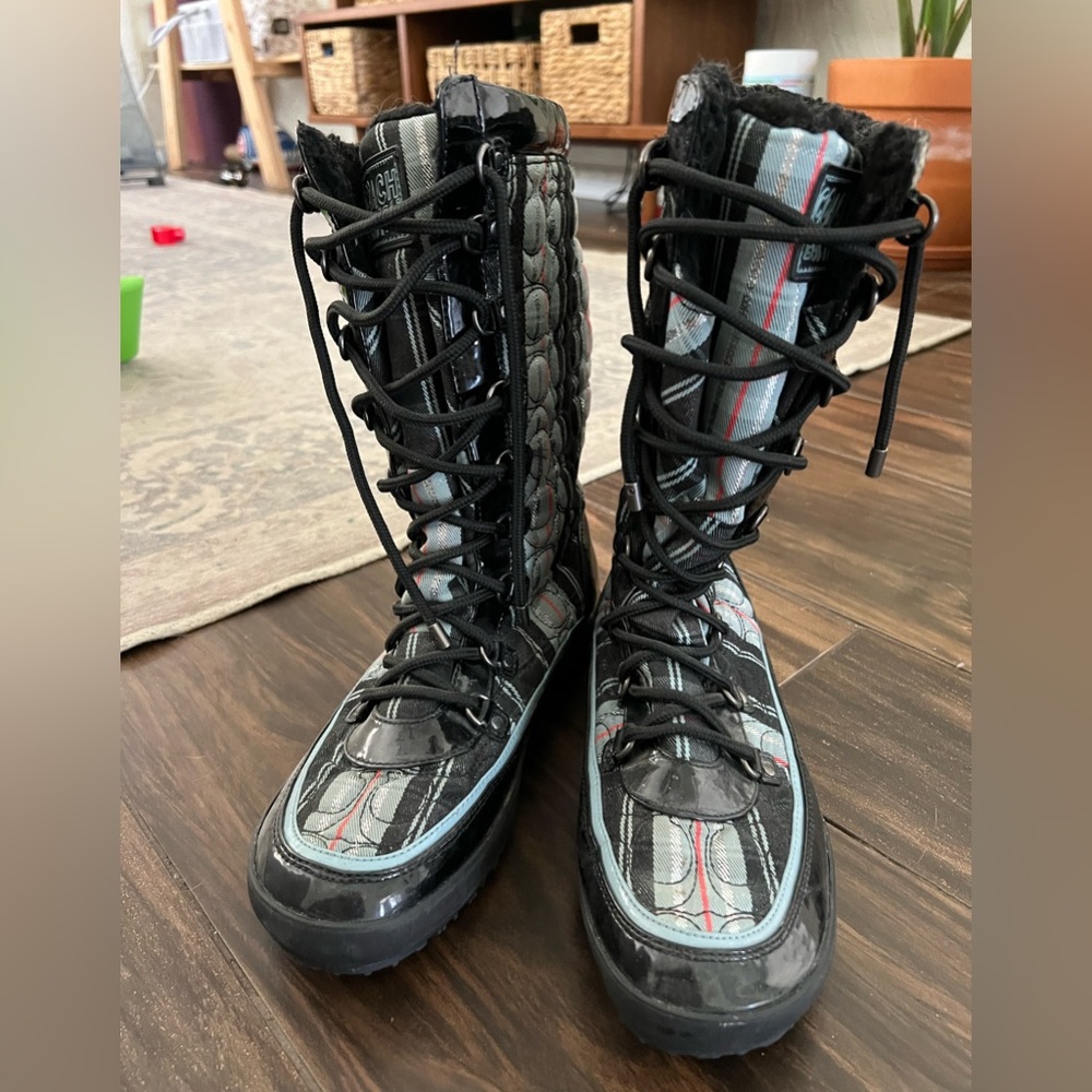 Coach Peggey Tartan / Plaid Winter Snow Boots - Black / Red / Gray Blue